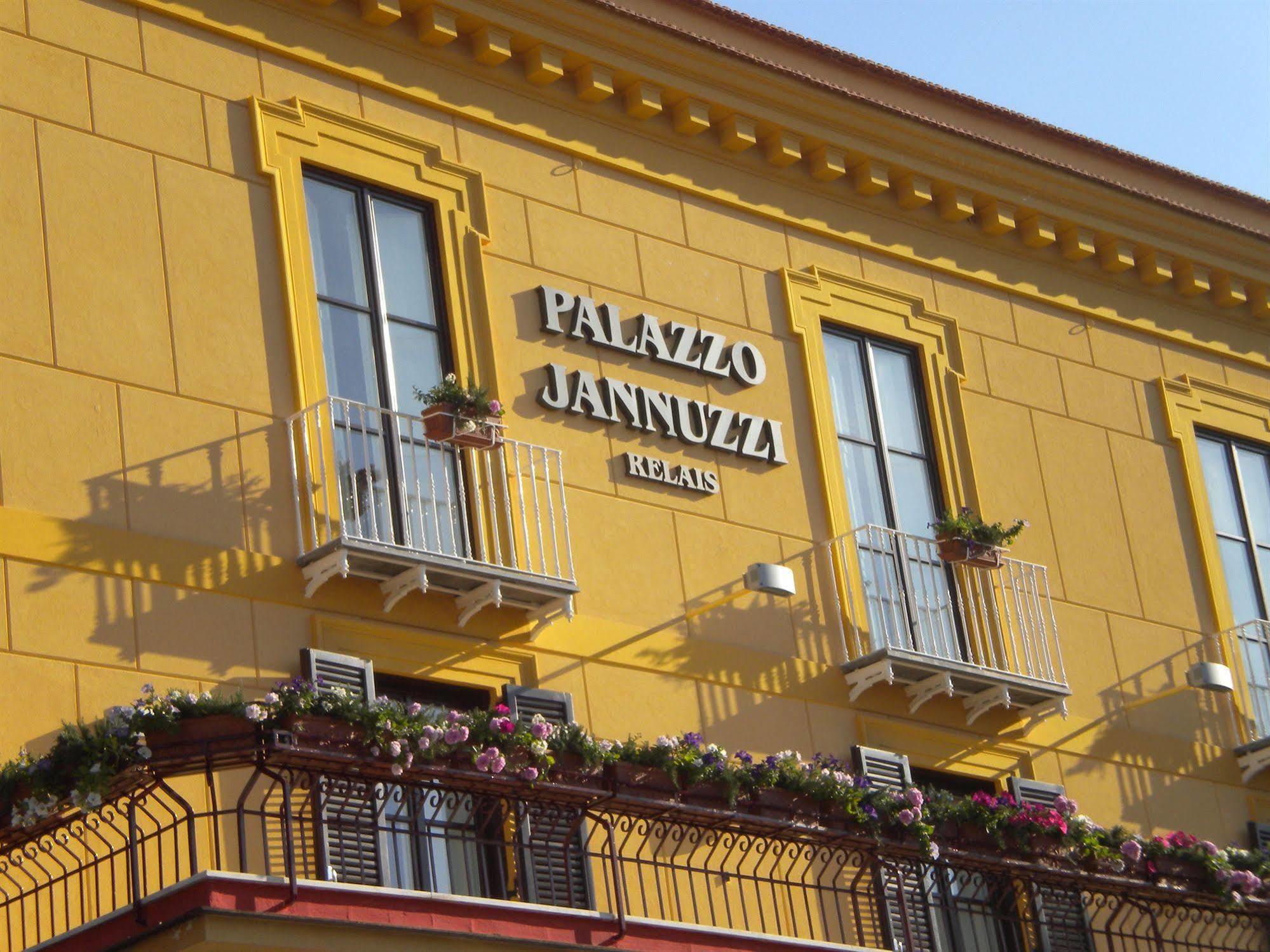 Palazzo Jannuzzi Relais Hotel Sorrento Exterior photo